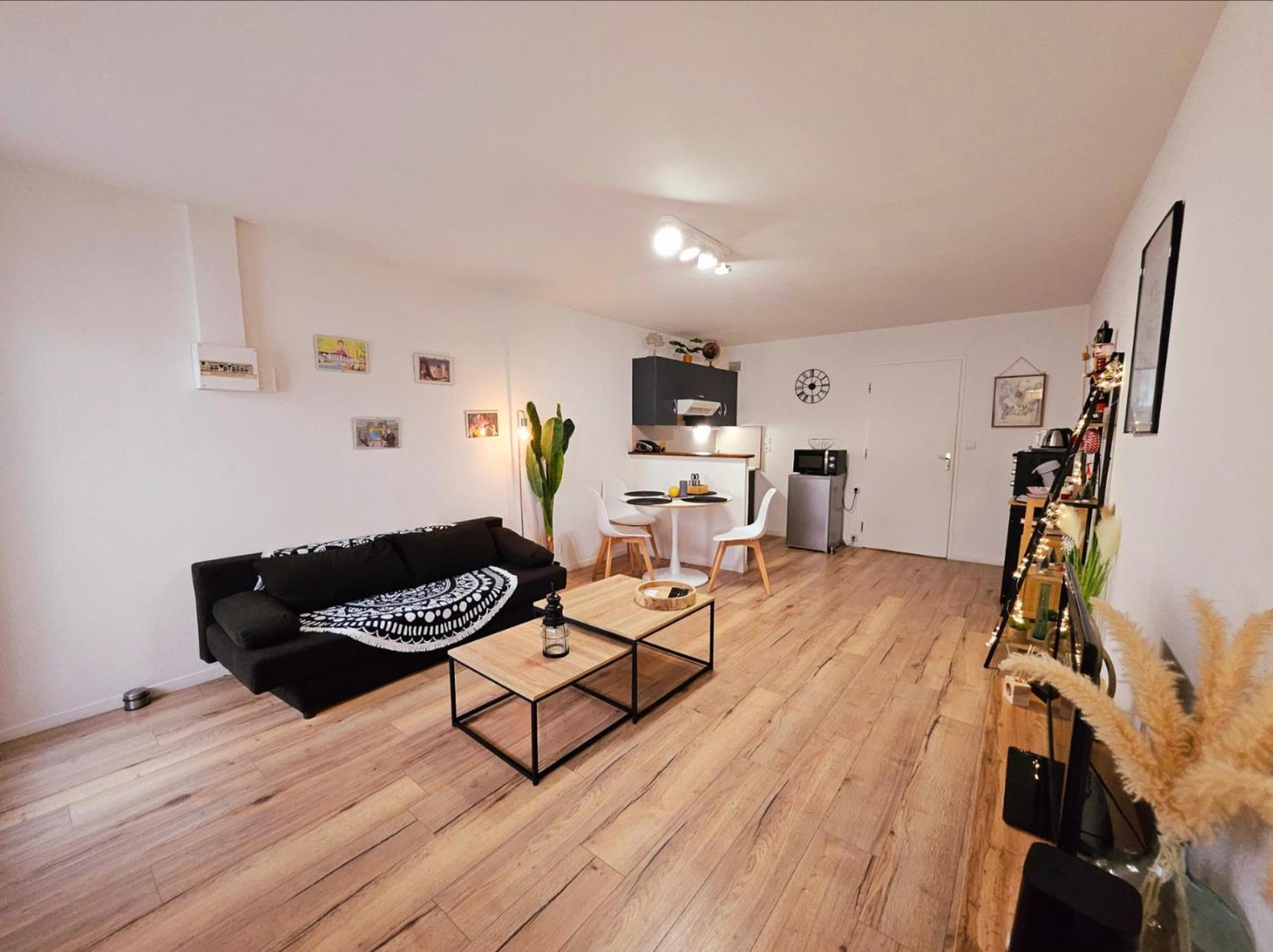 אנגולם Appartement Cosy Proche Gare - Fibre Optique Et Parking מראה חיצוני תמונה